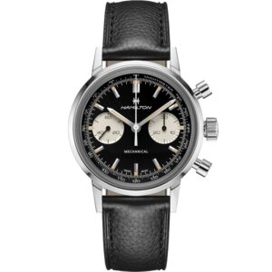 Questa è l'immagine frontale dell'orologio hamilton american classic intra-matic chronograph con il quadrante nero e panna a contrasto e il cinturino in pelle