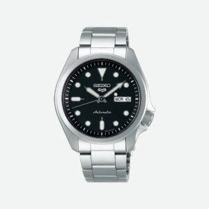 immagine frontale orologio seiko 5 sports quadrante nero