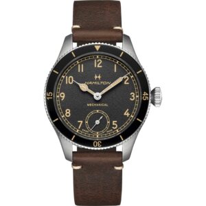 QUESTA è L'IMMAGINE FRONTALE DELL'OROLOGIO HAMILTON KHAKI AVIATION PILOT PIONEER MECCANICO CON IL QUADRANTE NERO E IL CINTURINO IN PELLE