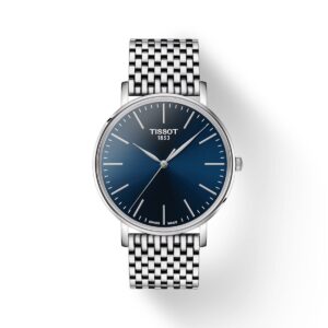 Questa è l'immagine frontale dell'orologio tissot everytime con quandrante blu da 40 mm di colore blu