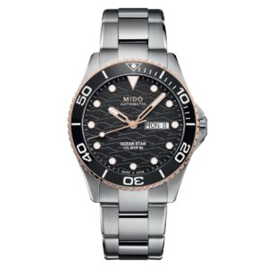 Questa è l'immagine frontale dell'orologio Mido Ocean Star 200C Nero, con impermeabilità fino a 20 bar e riserva di carica di 80 ore.