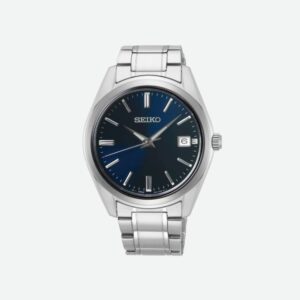 Questa è l'immagine frontale dell'orologio seiko classic con quadrante di colore blu di mm 40 e un movimento al quarzo
