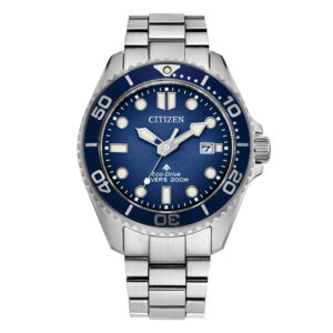 Questa è l'immagine frontale dell'orologio citizen promaster eco drive diver's 200 mt con quadrante di mm 40, colore blu