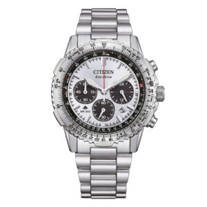 Questa è l'immagine frontale dell'orologio citizen promaster navihawk chrono con quadrante silver di mm 40 e movimento eco drive